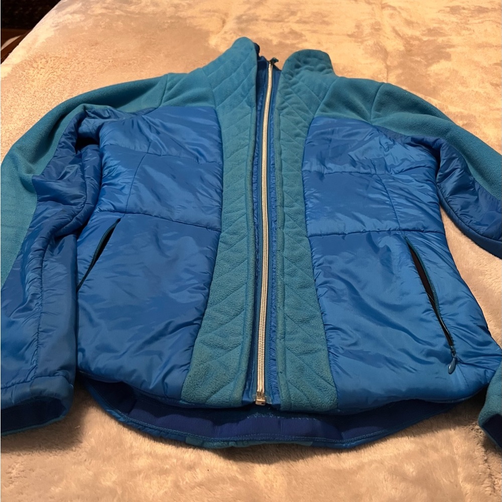 Lululemon Womens size 4 zip up jacket